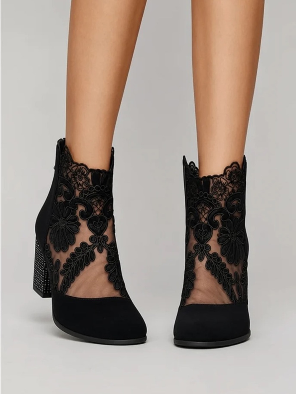 BNWOB!!! Black Floral Lace Block Heel Ankle Boot - Size 6